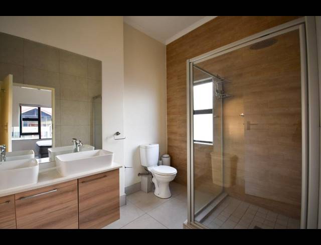 2 BEDROOM PROPERTY TO RENT IN GOLDEN FIELDS ESTATE